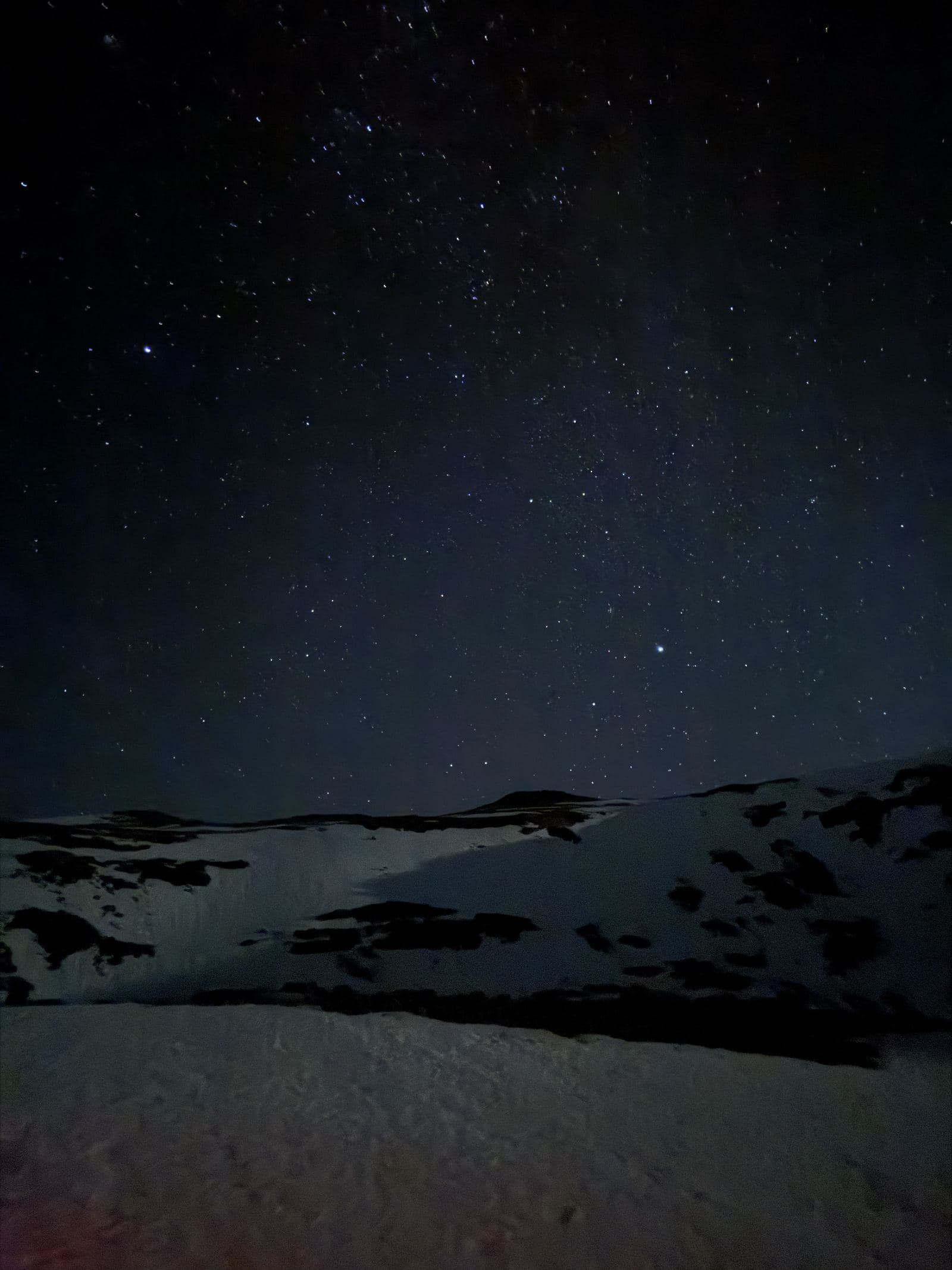 Hacia el Oeste, el filo cordillerano escondía la 3ra cumbre que queríamos lograr.
